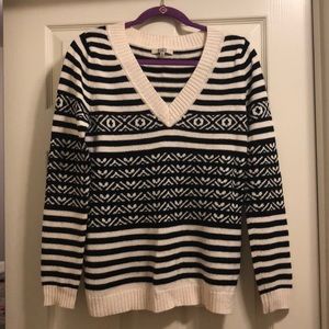 Barely worn BB Dakota black/cream v-neck sweater M